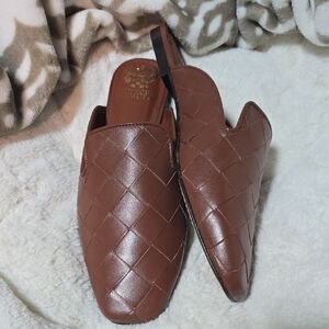 NWOT Vince Camuto Bindi Mules